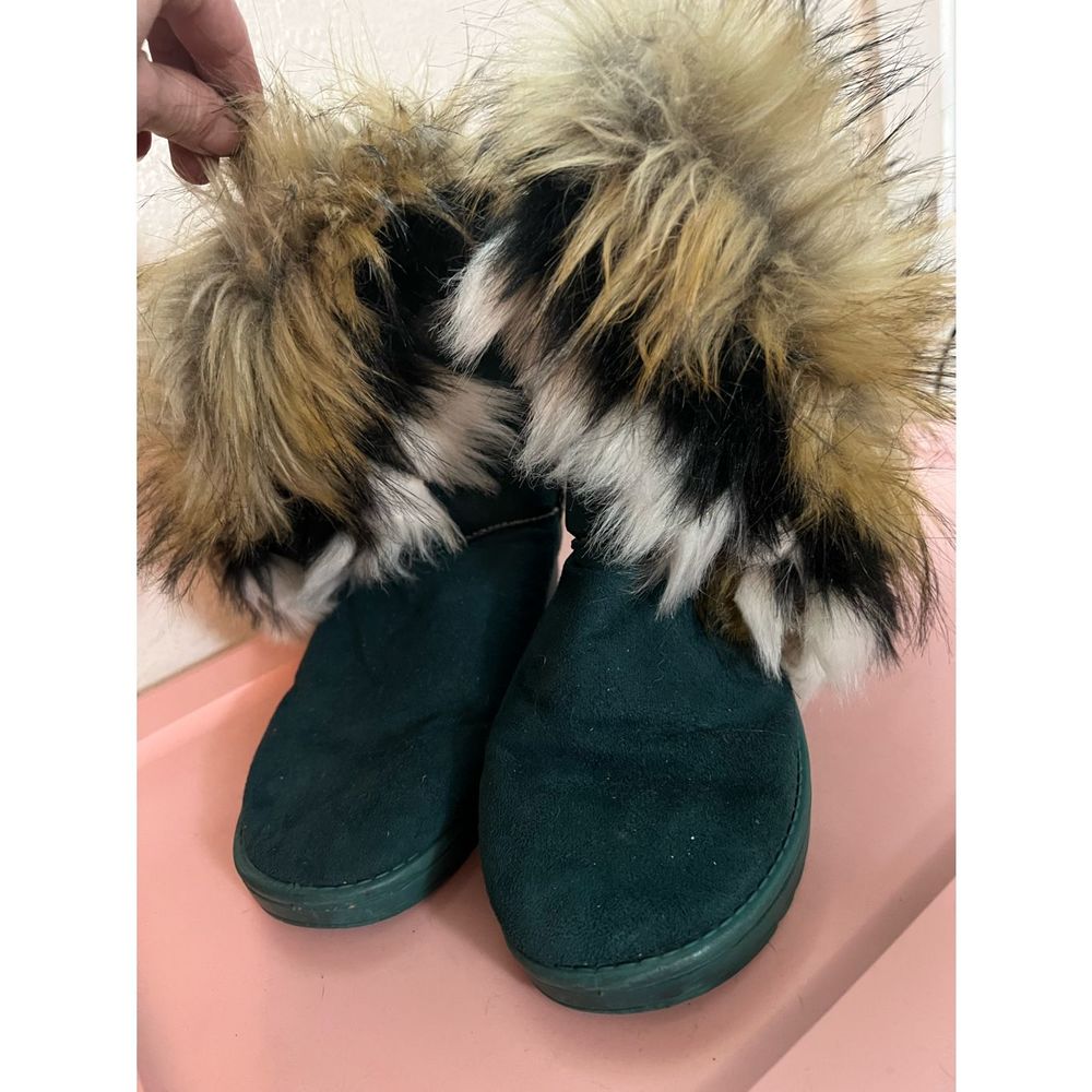 Fuzzy boots - Picture 3 of 4